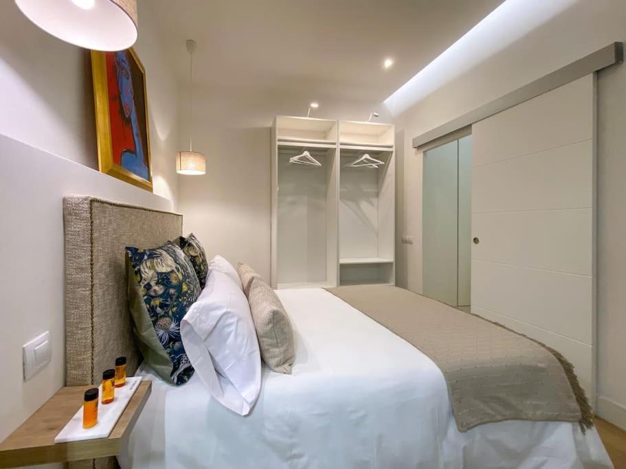 New Lavapies Spacious Flat, 2 Bedrooms And 2 Balconies Madrid Exterior photo