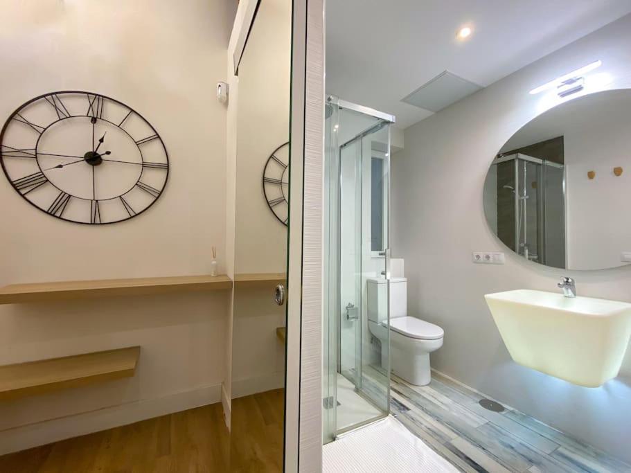 New Lavapies Spacious Flat, 2 Bedrooms And 2 Balconies Madrid Exterior photo